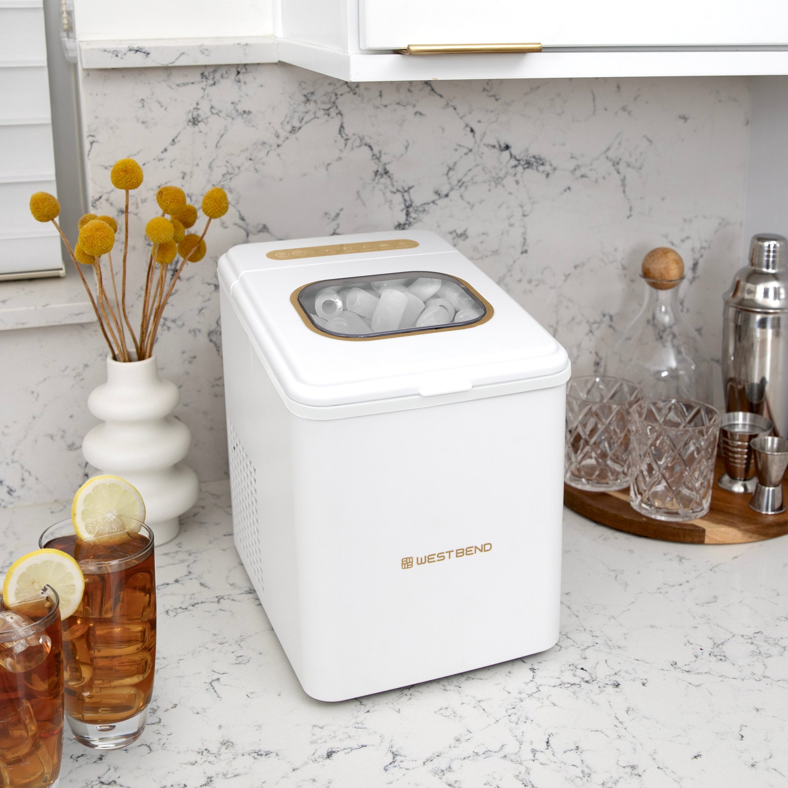 West Bend Timeless Countertop Bullet Ice Maker - Image 2